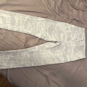 Lululemon Wunder Under leggings